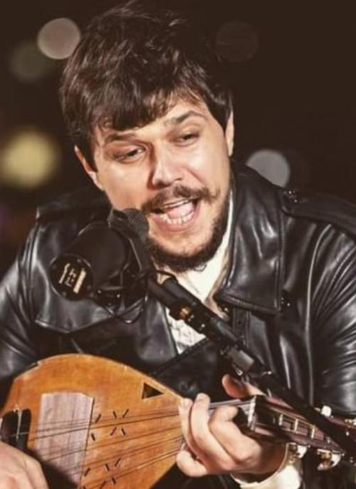 BOGDAN SIMION ȘI LĂUTARII DE MĂTASE